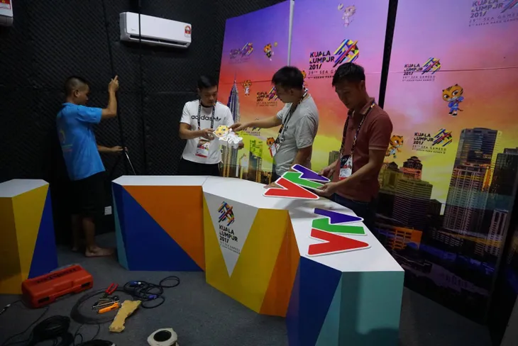 SEA Games 29: VTV triển khai thiết bị tại trung tâm truyền hình quốc tế IBC - Ảnh 4. SEA Games 29: VTV triển khai thiết bị tại trung tâm truyền hình quốc tế IBC - Ảnh 4.