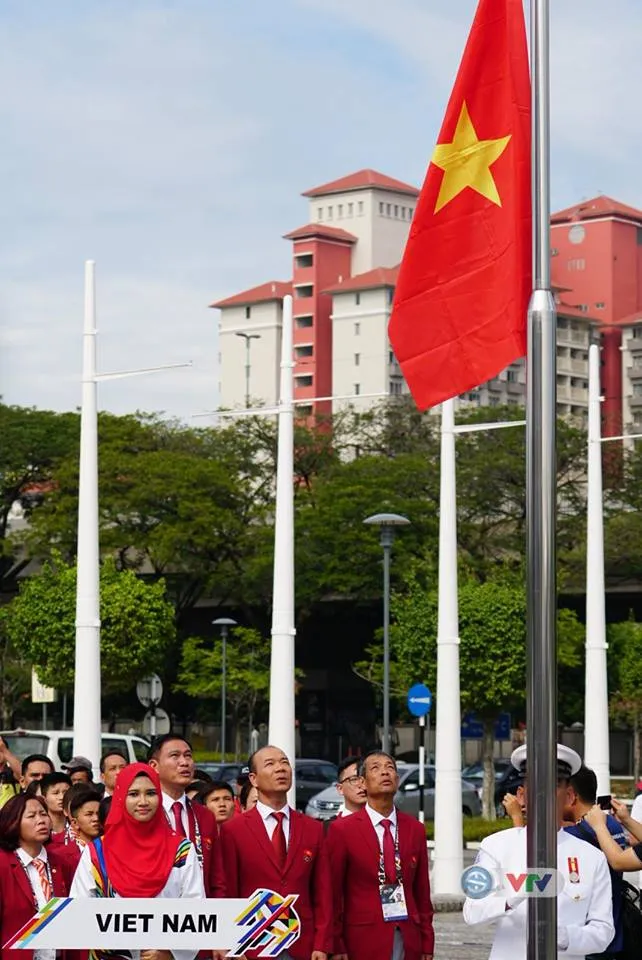 Quốc kỳ Việt Nam tung bay tại Bukit Jalil, Đoàn thể thao Việt Nam đã sẵn sàng cho SEA Games 29 - Ảnh 2. Quốc kỳ Việt Nam tung bay tại Bukit Jalil, Đoàn thể thao Việt Nam đã sẵn sàng cho SEA Games 29 - Ảnh 2.