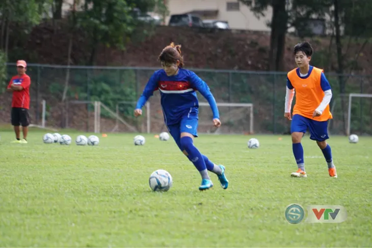 Ảnh: ĐT bóng đá nữ tập buổi đầu tiên tại Malaysia, sẵn sàng cho SEA Games 29 - Ảnh 12. Ảnh: ĐT bóng đá nữ tập buổi đầu tiên tại Malaysia, sẵn sàng cho SEA Games 29 - Ảnh 12.