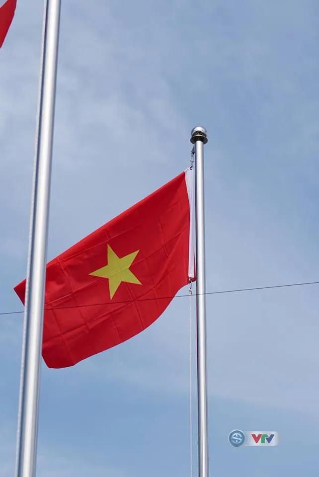 Quốc kỳ Việt Nam tung bay tại Bukit Jalil, Đoàn thể thao Việt Nam đã sẵn sàng cho SEA Games 29 - Ảnh 3. Quốc kỳ Việt Nam tung bay tại Bukit Jalil, Đoàn thể thao Việt Nam đã sẵn sàng cho SEA Games 29 - Ảnh 3.