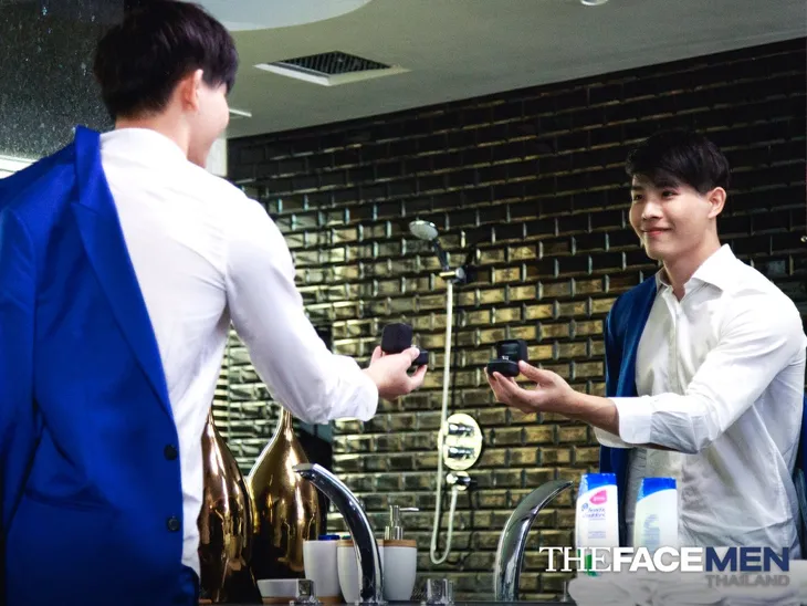 Thí sinh The Face Men đua nhau soi gương, tập trao nhẫn cầu hôn - Ảnh 7. Thí sinh The Face Men đua nhau soi gương, tập trao nhẫn cầu hôn - Ảnh 7.