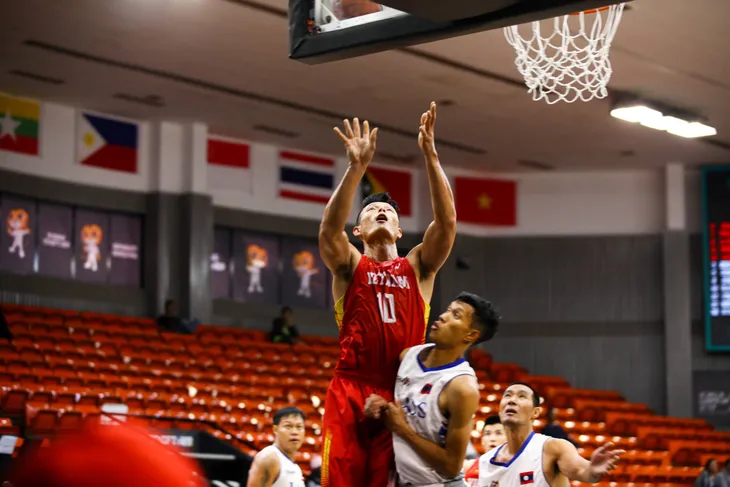 SEA Games 29: ĐT Bóng rổ Việt Nam thắng áp đảo ĐT Lào ở trận đấu thứ 3 - Ảnh 2. SEA Games 29: ĐT Bóng rổ Việt Nam thắng áp đảo ĐT Lào ở trận đấu thứ 3 - Ảnh 2.