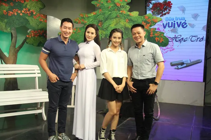 Những khoảnh khắc hậu trường bên dàn sao bự ở Bữa trưa vui vẻ - Ảnh 5. Những khoảnh khắc hậu trường bên dàn sao bự ở Bữa trưa vui vẻ - Ảnh 5.