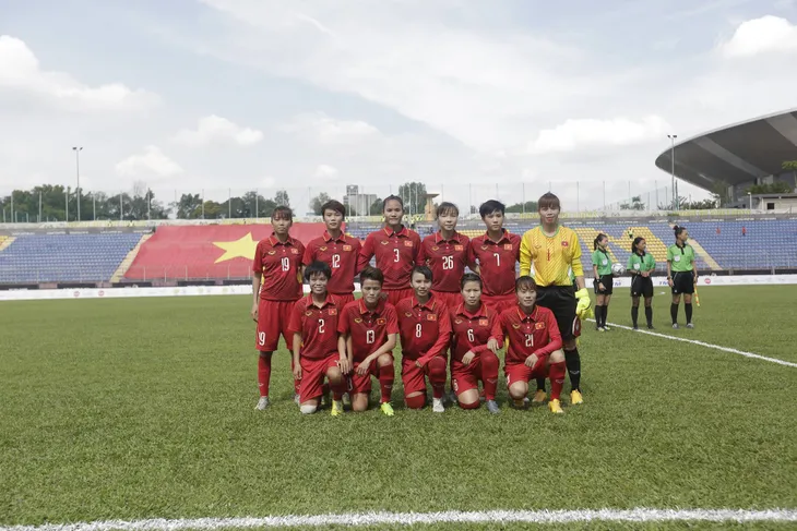 Nhìn lại hành trình giành ngôi vô địch SEA Games 29 giàu cảm xúc của ĐT bóng đá nữ Việt Nam - Ảnh 12. Nhìn lại hành trình giành ngôi vô địch SEA Games 29 giàu cảm xúc của ĐT bóng đá nữ Việt Nam - Ảnh 12.