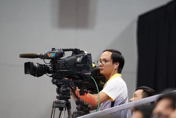 Đài THVN ghi hình trực tiếp thi đấu bóng chuyền nam và nữ tại SEA Games 29 - Ảnh 3. Đài THVN ghi hình trực tiếp thi đấu bóng chuyền nam và nữ tại SEA Games 29 - Ảnh 3.