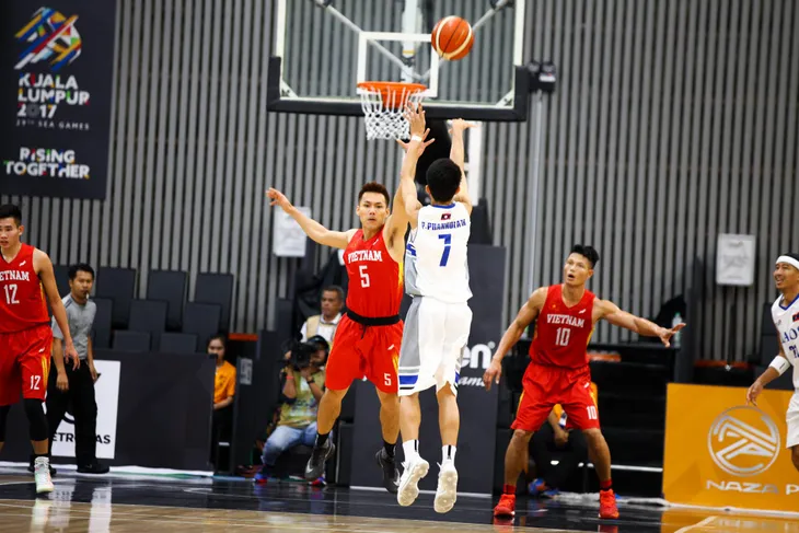 SEA Games 29: ĐT Bóng rổ Việt Nam thắng áp đảo ĐT Lào ở trận đấu thứ 3 - Ảnh 1. SEA Games 29: ĐT Bóng rổ Việt Nam thắng áp đảo ĐT Lào ở trận đấu thứ 3 - Ảnh 1.