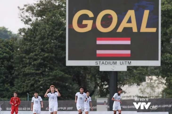 Nhìn lại hành trình giành ngôi vô địch SEA Games 29 giàu cảm xúc của ĐT bóng đá nữ Việt Nam - Ảnh 11. Nhìn lại hành trình giành ngôi vô địch SEA Games 29 giàu cảm xúc của ĐT bóng đá nữ Việt Nam - Ảnh 11.