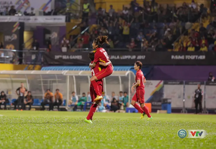 Thắng đậm ĐT nữ Malaysia, ĐT nữ Việt Nam lên ngôi vô địch SEA Games 29 - Ảnh 1. Thắng đậm ĐT nữ Malaysia, ĐT nữ Việt Nam lên ngôi vô địch SEA Games 29 - Ảnh 1.