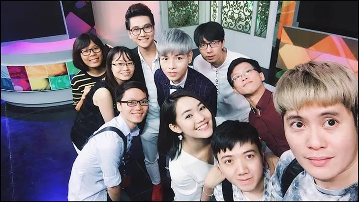 Những khoảnh khắc hậu trường bên dàn sao bự ở Bữa trưa vui vẻ - Ảnh 1. Những khoảnh khắc hậu trường bên dàn sao bự ở Bữa trưa vui vẻ - Ảnh 1.