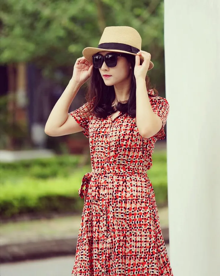 BTV Thời sự 19h gây sốt khi giống diễn viên Bảo Thanh như hai chị em - Ảnh 2. BTV Thời sự 19h gây sốt khi giống diễn viên Bảo Thanh như hai chị em - Ảnh 2.
