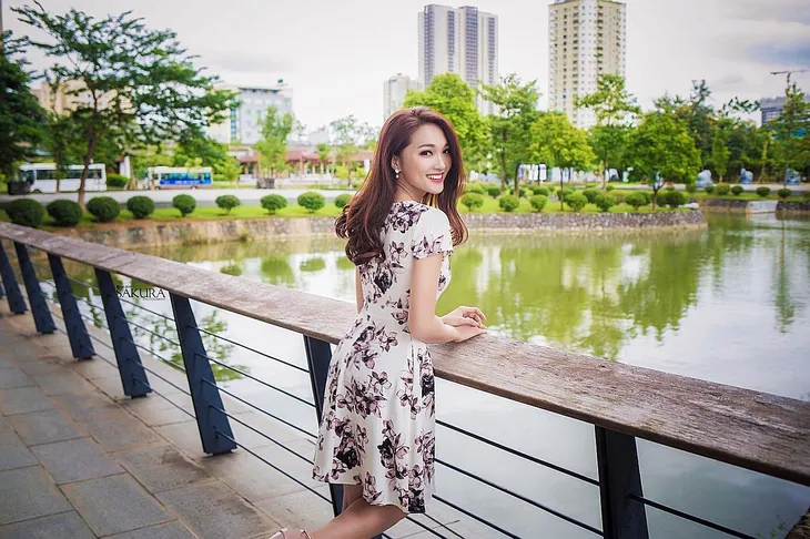 Ngắm nhan sắc người đẹp Hoa hậu Hoàn vũ Việt Nam 2017 bị mắng vì không trung thực - Ảnh 4. Ngắm nhan sắc người đẹp Hoa hậu Hoàn vũ Việt Nam 2017 bị mắng vì không trung thực - Ảnh 4.