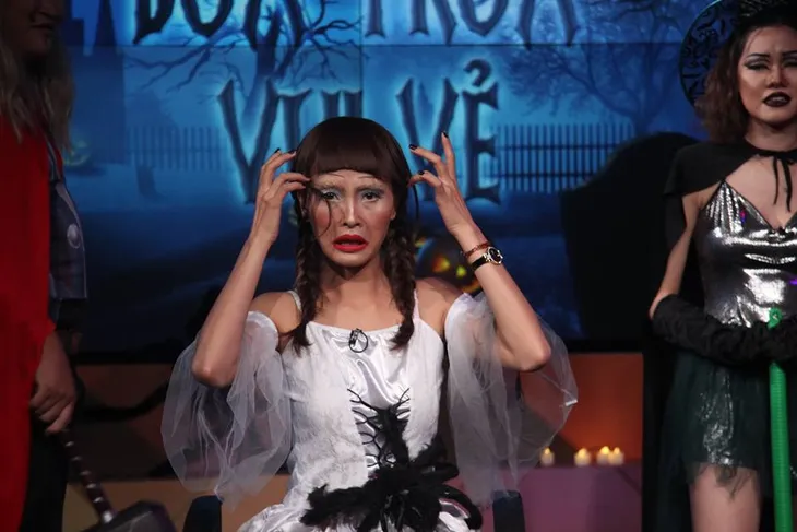 Dàn MC Bữa trưa vui vẻ hóa trang đầy ma quái trong ngày Halloween - Ảnh 7. Dàn MC Bữa trưa vui vẻ hóa trang đầy ma quái trong ngày Halloween - Ảnh 7.