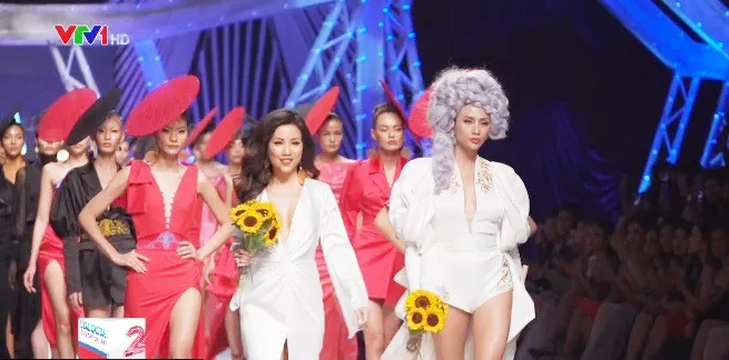Dấu ấn các NTK nữ tại Tuần lễ thời trang quốc tế Việt Nam 2017 - Ảnh 2. Dấu ấn các NTK nữ tại Tuần lễ thời trang quốc tế Việt Nam 2017 - Ảnh 2.