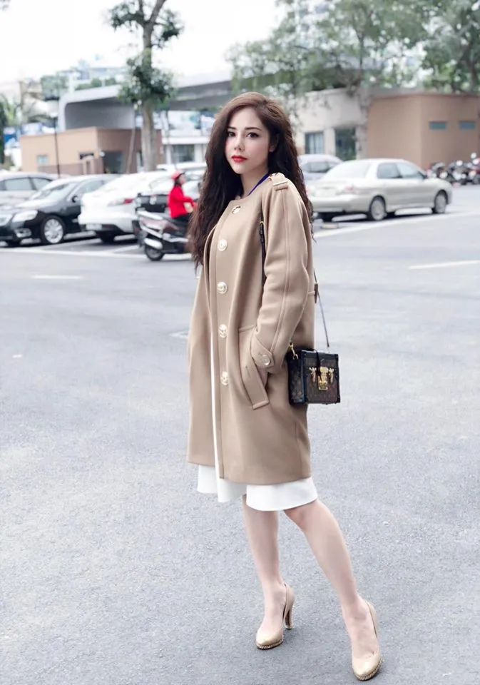MC Lan Phương mách cách chọn váy ăn gian cho vóc dáng nhỏ bé - Ảnh 1. MC Lan Phương mách cách chọn váy ăn gian cho vóc dáng nhỏ bé - Ảnh 1.
