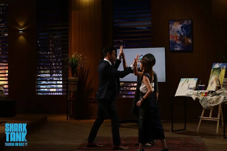 Shark Tank Tập 5: Được 4 Sharks tranh giành, hai cô gái chọn soái ca Lê Đăng Khoa - Ảnh 3. Shark Tank Tập 5: Được 4 Sharks tranh giành, hai cô gái chọn soái ca Lê Đăng Khoa - Ảnh 3.