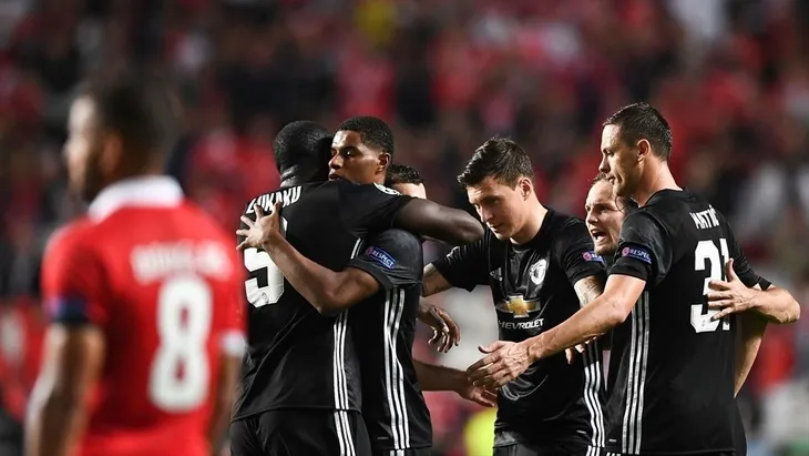 Lịch thi đấu lượt trận thứ 4 vòng bảng Champions League 2017/18: Các đội bóng Anh giành vé sớm - Ảnh 1. Lịch thi đấu lượt trận thứ 4 vòng bảng Champions League 2017/18: Các đội bóng Anh giành vé sớm - Ảnh 1.