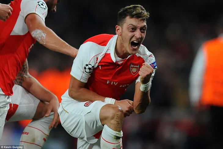 Mesut Ozil: Ông vua kiến tạo giải Ngoại hạng Anh - Ảnh 1. Mesut Ozil: Ông vua kiến tạo giải Ngoại hạng Anh - Ảnh 1.