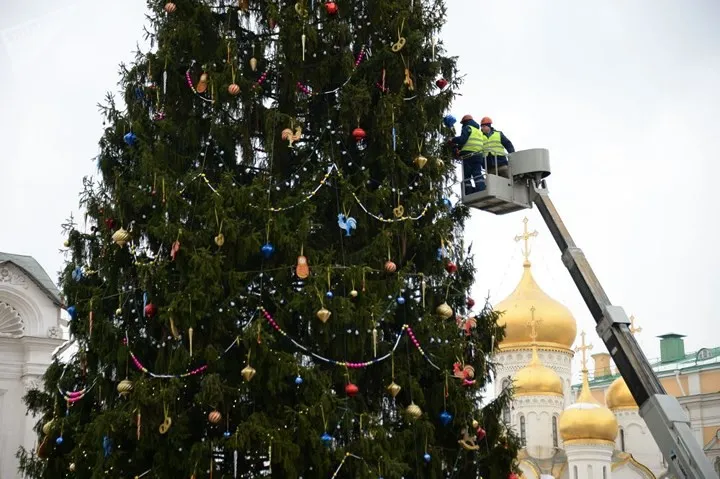 Chùm ảnh: Moscow rực rỡ ánh đèn đón Giáng sinh 2017 - Ảnh 2. Chùm ảnh: Moscow rực rỡ ánh đèn đón Giáng sinh 2017 - Ảnh 2.