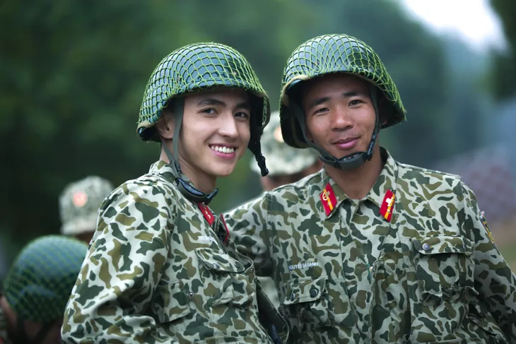 Sao nhập ngũ: Những hình ảnh siêu dễ thương của các lính mới - Ảnh 5. Sao nhập ngũ: Những hình ảnh siêu dễ thương của các lính mới - Ảnh 5.