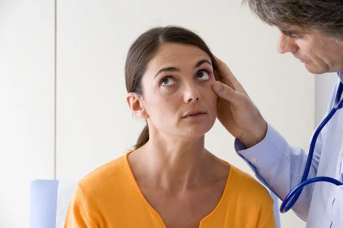Uống quá nhiều rượu dễ xảy ra những nguy cơ này - Ảnh 2. Uống quá nhiều rượu dễ xảy ra những nguy cơ này - Ảnh 2.