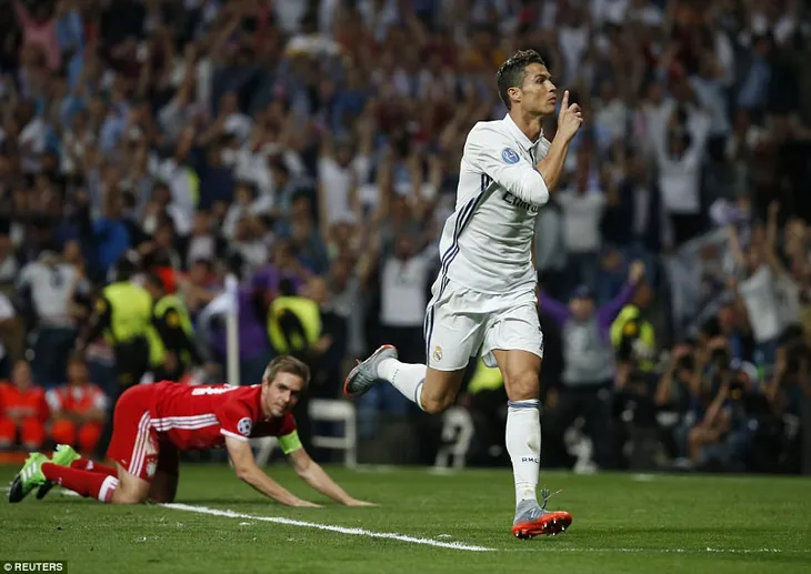 Real Madrid 4-2 Bayern Munich: Ronaldo lập hat-trick ấn tượng - Ảnh 3. Real Madrid 4-2 Bayern Munich: Ronaldo lập hat-trick ấn tượng - Ảnh 3.