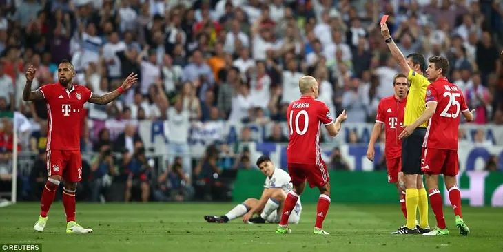 Real Madrid 4-2 Bayern Munich: Ronaldo lập hat-trick ấn tượng - Ảnh 5. Real Madrid 4-2 Bayern Munich: Ronaldo lập hat-trick ấn tượng - Ảnh 5.