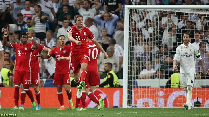 Real Madrid 4-2 Bayern Munich: Ronaldo lập hat-trick ấn tượng - Ảnh 4. Real Madrid 4-2 Bayern Munich: Ronaldo lập hat-trick ấn tượng - Ảnh 4.