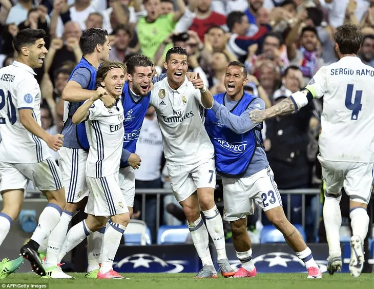 Real Madrid 4-2 Bayern Munich: Ronaldo lập hat-trick ấn tượng - Ảnh 8. Real Madrid 4-2 Bayern Munich: Ronaldo lập hat-trick ấn tượng - Ảnh 8.
