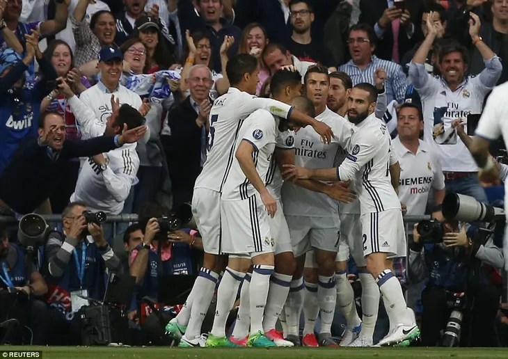 Real Madrid 3-0 Atletico Madrid: Ronaldo lập hattrick, Real Madrid đặt một chân vào chung kết - Ảnh 6. Real Madrid 3-0 Atletico Madrid: Ronaldo lập hattrick, Real Madrid đặt một chân vào chung kết - Ảnh 6.