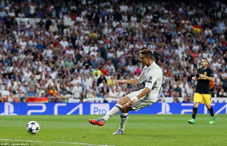 Real Madrid 3-0 Atletico Madrid: Ronaldo lập hattrick, Real Madrid đặt một chân vào chung kết - Ảnh 4. Real Madrid 3-0 Atletico Madrid: Ronaldo lập hattrick, Real Madrid đặt một chân vào chung kết - Ảnh 4.