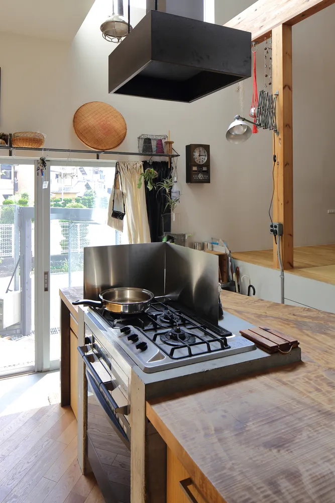 Ngôi nhà 90 m2 kín đáo mà vẫn có không gian mở thông thoáng - Ảnh 5. Ngôi nhà 90 m2 kín đáo mà vẫn có không gian mở thông thoáng - Ảnh 5.