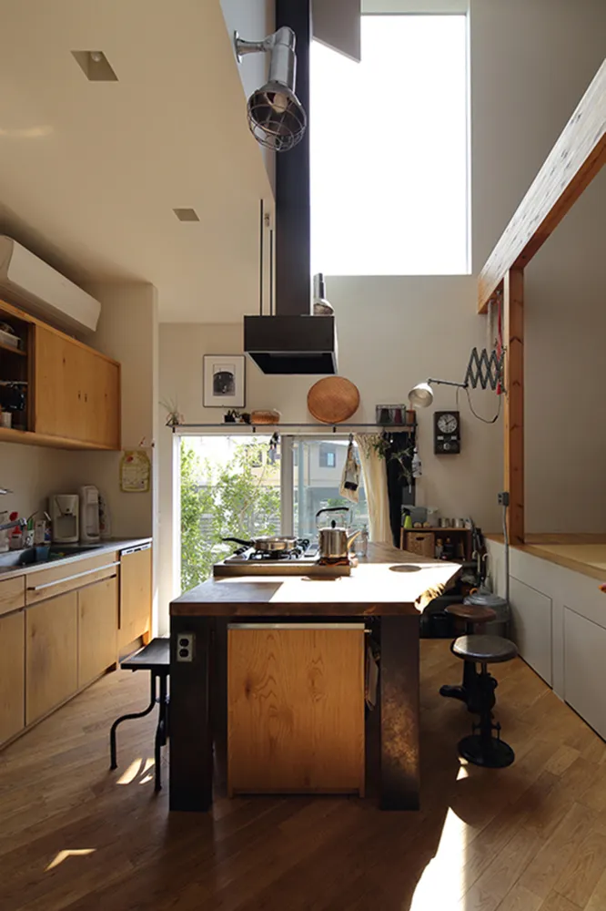 Ngôi nhà 90 m2 kín đáo mà vẫn có không gian mở thông thoáng - Ảnh 4. Ngôi nhà 90 m2 kín đáo mà vẫn có không gian mở thông thoáng - Ảnh 4.