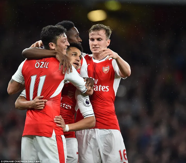 Mesut Ozil: Ông vua kiến tạo giải Ngoại hạng Anh - Ảnh 2. Mesut Ozil: Ông vua kiến tạo giải Ngoại hạng Anh - Ảnh 2.