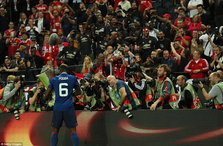 Ảnh: Man Utd đánh bại Ajax trong trận chung kết Europa League 2017 để đăng quang ngôi vô địch - Ảnh 11. Ảnh: Man Utd đánh bại Ajax trong trận chung kết Europa League 2017 để đăng quang ngôi vô địch - Ảnh 11.