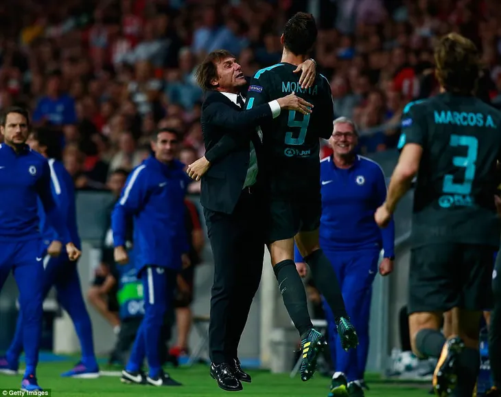Chelsea hạ Atletico Madrid, Diego Costa thất thần trên khán đài - Ảnh 2. Chelsea hạ Atletico Madrid, Diego Costa thất thần trên khán đài - Ảnh 2.