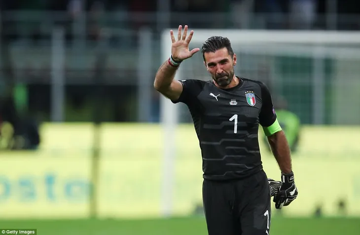 Italia ngồi nhà xem World Cup 2018: Khi đàn ông cũng phải khóc! - Ảnh 2. Italia ngồi nhà xem World Cup 2018: Khi đàn ông cũng phải khóc! - Ảnh 2.