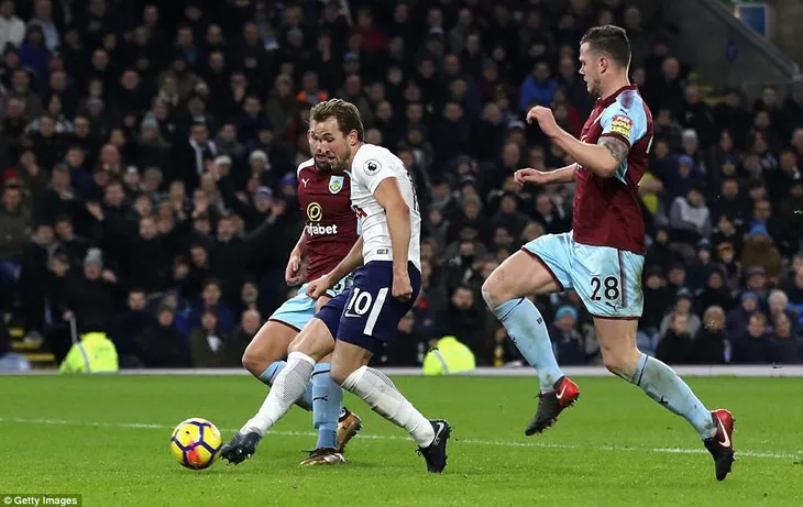 VIDEO Burnley 0-3 Tottenham: Hattrick thứ 7 cho Harry Kane - Ảnh 3.