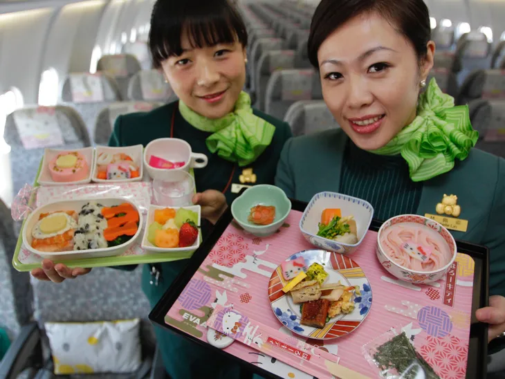 Những chuyến bay siêu dễ thương ngập tràn hình tượng Hello Kitty - Ảnh 7. Những chuyến bay siêu dễ thương ngập tràn hình tượng Hello Kitty - Ảnh 7.