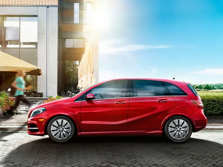 Top 10 ô tô điện chạy nhanh nhất thế giới - Ảnh 5. Top 10 ô tô điện chạy nhanh nhất thế giới - Ảnh 5.