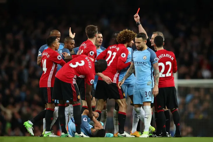 23h30 hôm nay (10/12), Man Utd – Man City: Derby quyết định! - Ảnh 1. 23h30 hôm nay (10/12), Man Utd – Man City: Derby quyết định! - Ảnh 1.
