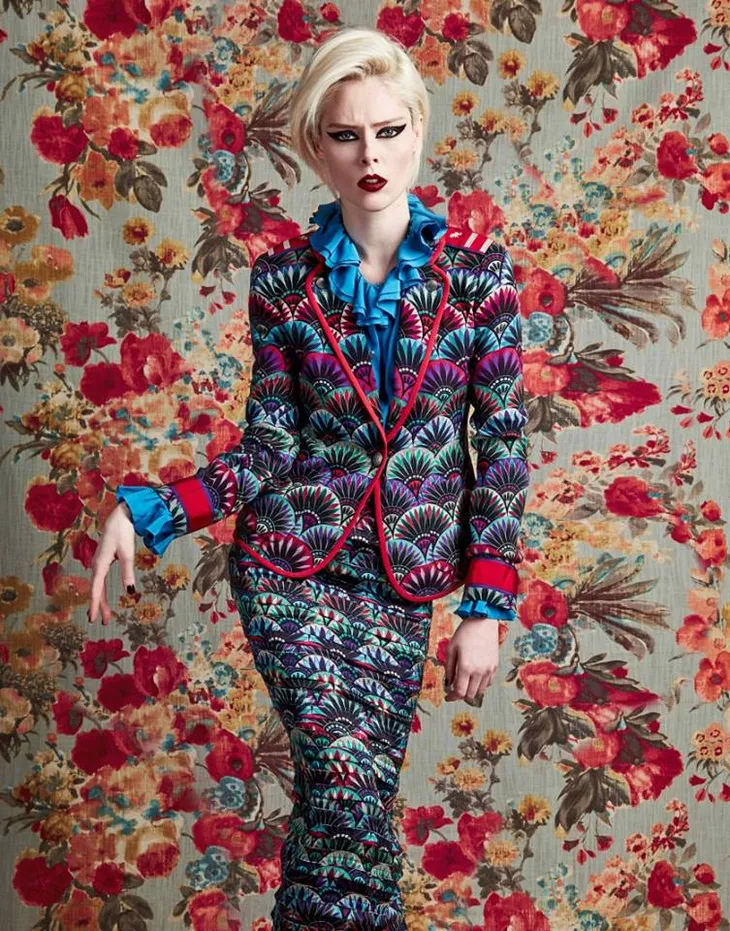 Nữ hoàng tạo dáng Coco Rocha biến hóa kỳ ảo với trang phục thanh lịch - Ảnh 3. Nữ hoàng tạo dáng Coco Rocha biến hóa kỳ ảo với trang phục thanh lịch - Ảnh 3.