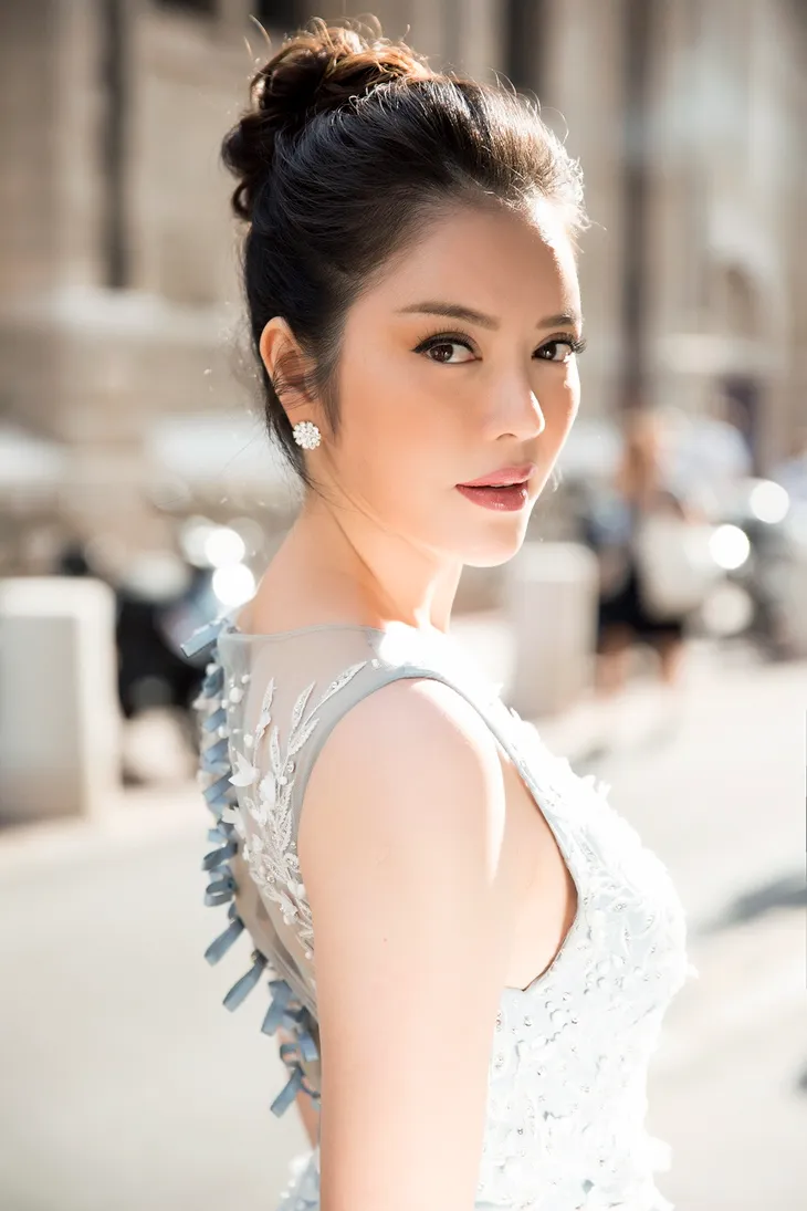 Lý Nhã Kỳ chinh phục LHP Cannes với nhan sắc mê đắm lòng người - Ảnh 4. Lý Nhã Kỳ chinh phục LHP Cannes với nhan sắc mê đắm lòng người - Ảnh 4.