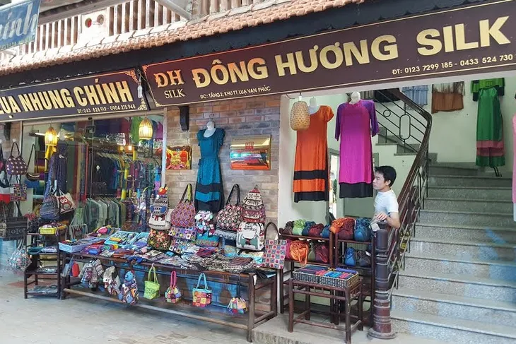 Vạn Phúc: Đẩy mạnh quảng bá du lịch tại làng nghề truyền thống - Ảnh 17. Vạn Phúc: Đẩy mạnh quảng bá du lịch tại làng nghề truyền thống - Ảnh 17.