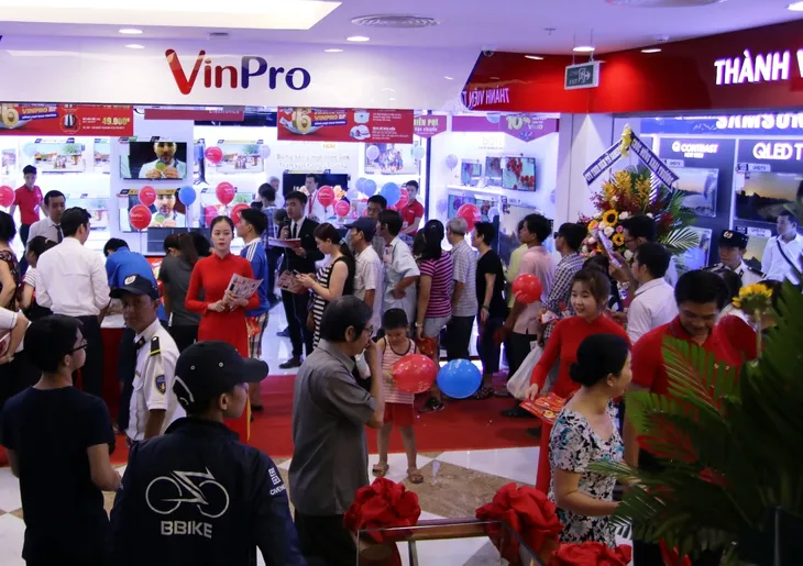 Vingroup lập kỷ lục khai trương 15 cơ sở kinh doanh mới - Ảnh 4. Vingroup lập kỷ lục khai trương 15 cơ sở kinh doanh mới - Ảnh 4.