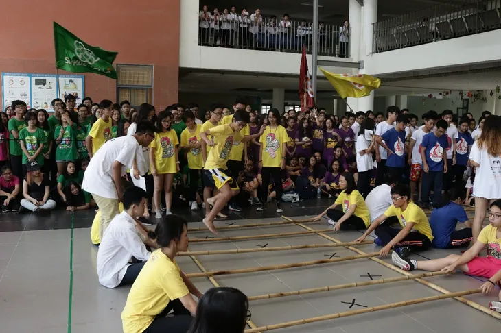 Amser quẩy tưng bừng với những trò chơi ảo bước ra ngoài đời thực - Ảnh 1. Amser quẩy tưng bừng với những trò chơi ảo bước ra ngoài đời thực - Ảnh 1.