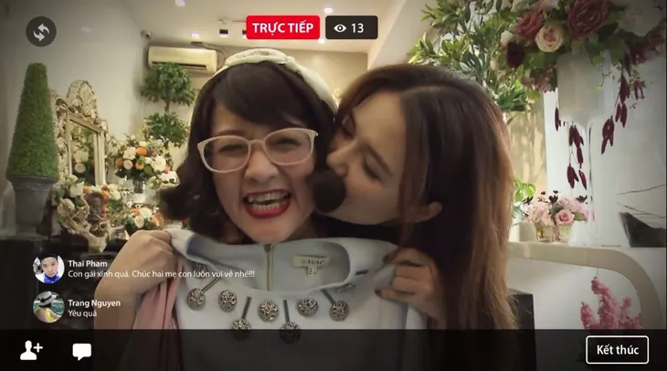 Ghét thì yêu thôi - Tập 19: Mẹ con bà Diễm ngập tràn hạnh phúc cùng livestream sau sóng gió - Ảnh 5. Ghét thì yêu thôi - Tập 19: Mẹ con bà Diễm ngập tràn hạnh phúc cùng livestream sau sóng gió - Ảnh 5.