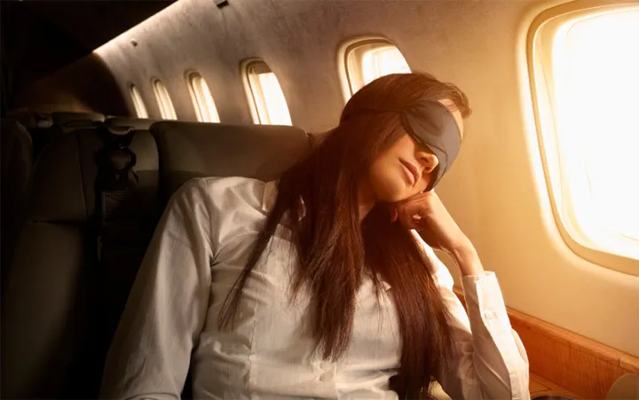 Mẹo hay khiến bạn thoải mái trong những chuyến bay dài - Ảnh 10. Mẹo hay khiến bạn thoải mái trong những chuyến bay dài - Ảnh 10.
