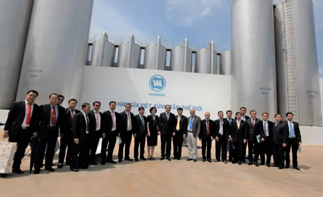 Phó Thủ tướng Lào thăm và làm việc với Vinamilk - Ảnh 4. Phó Thủ tướng Lào thăm và làm việc với Vinamilk - Ảnh 4.