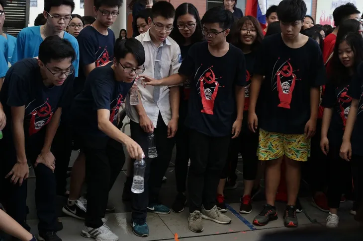 Amser quẩy tưng bừng với những trò chơi ảo bước ra ngoài đời thực - Ảnh 8. Amser quẩy tưng bừng với những trò chơi ảo bước ra ngoài đời thực - Ảnh 8.