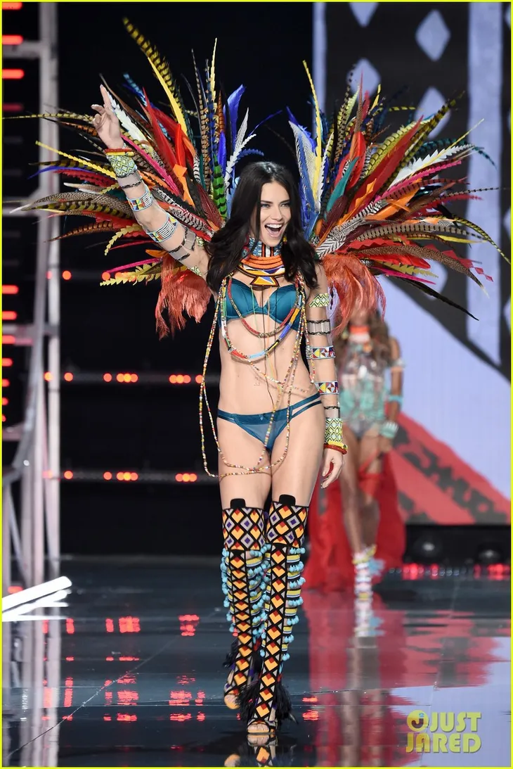 Đau mắt với độ nóng bỏng của Victorias Secret Fashion Show 2017 - Ảnh 5. Đau mắt với độ nóng bỏng của Victorias Secret Fashion Show 2017 - Ảnh 5.